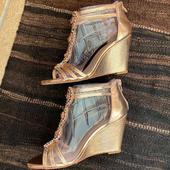 VINCE CAMUTO rose gold heels with class & bling….Gorgeous!! EUC!🌸 - Picture 8 of 14